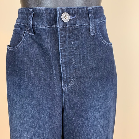 Christopher & Banks Classic Fit Straight Leg High Rise Jeans , Size 8 Short - Picture 3 of 4